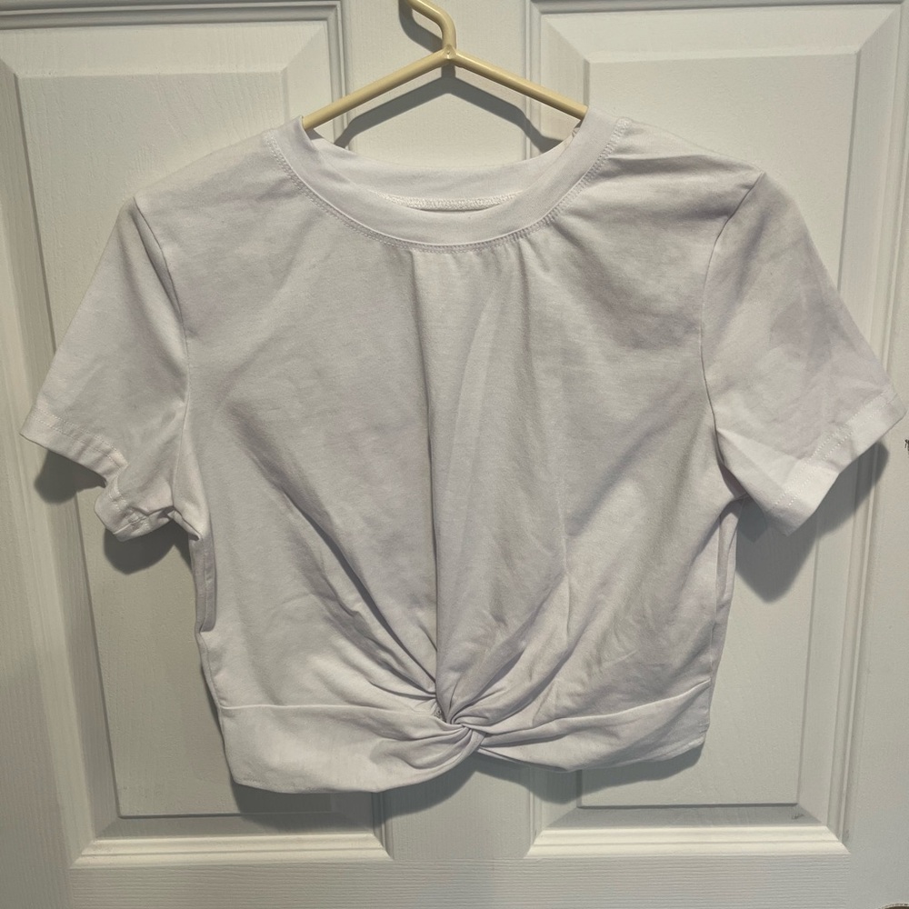 SHEIN White Crop Top